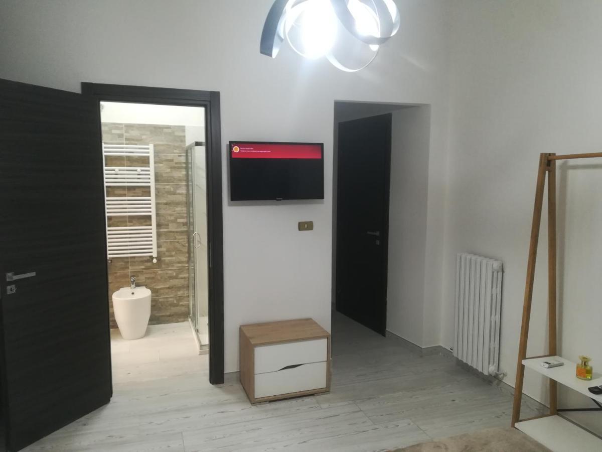Home Mazzei Piazza Bilotti Cosença Quarto foto