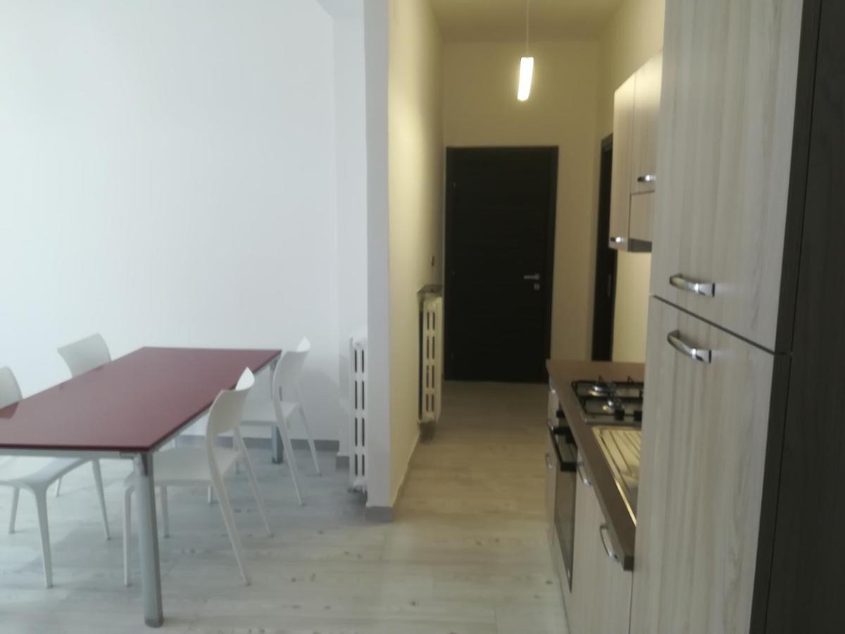 Home Mazzei Piazza Bilotti Cosença Quarto foto