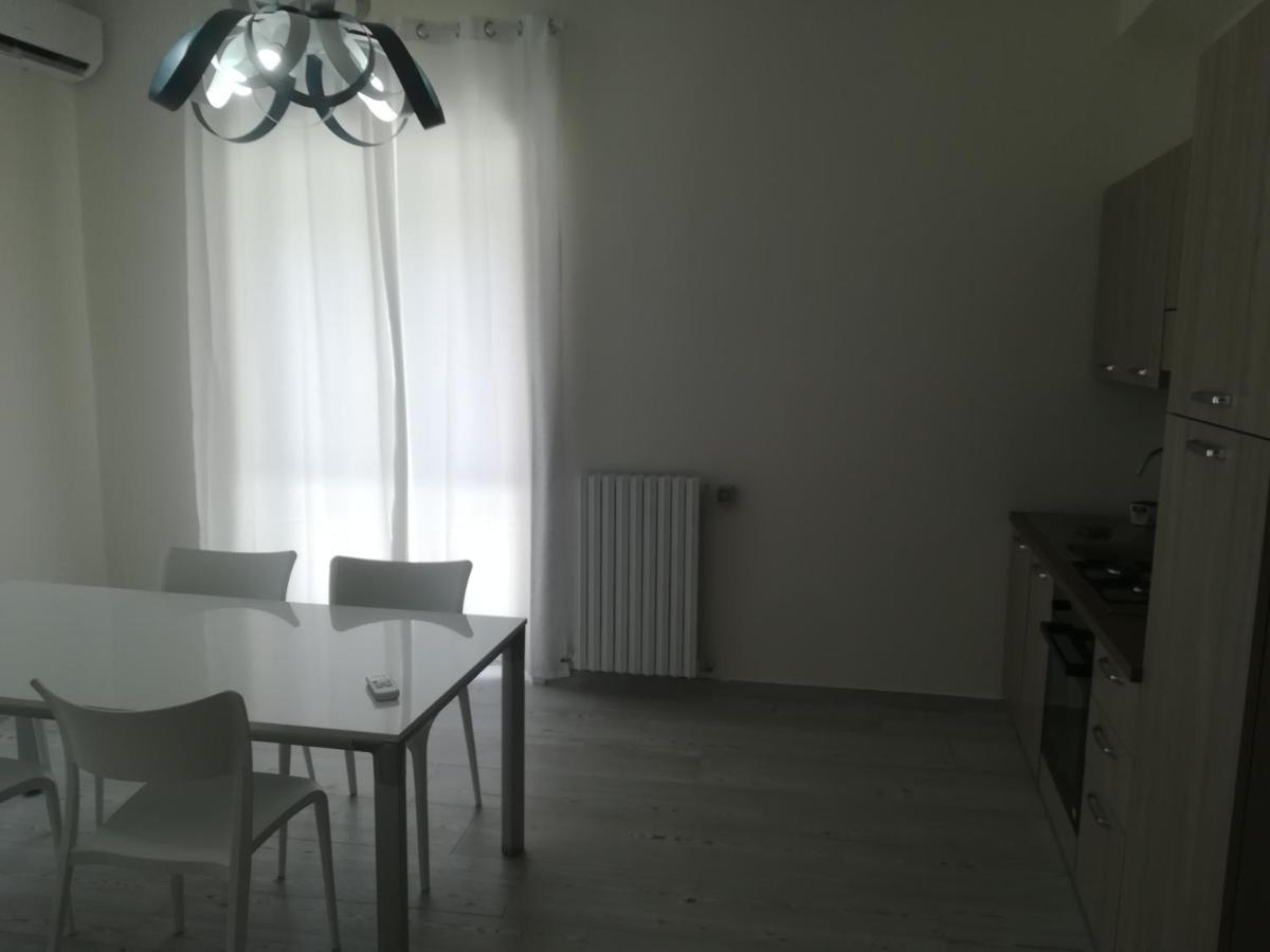 Home Mazzei Piazza Bilotti Cosença Quarto foto